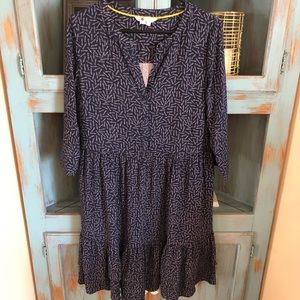 boden relaxed tiered hem shirt dress